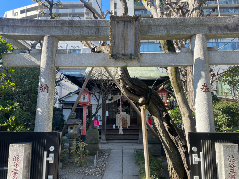 於岩稲荷田宮神社